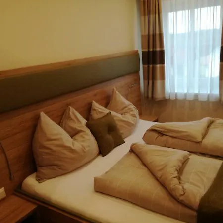 - Garni Mittelpunkt-europa Gmbh فندق براوناو آم إن