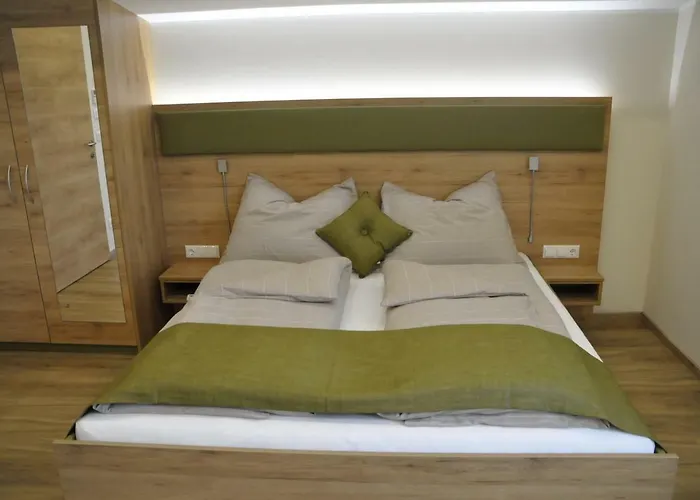 - Garni Mittelpunkt-europa Gmbh