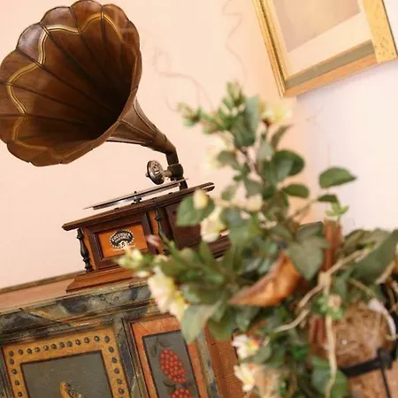 - Garni Mittelpunkt-europa Gmbh * Braunau am Inn