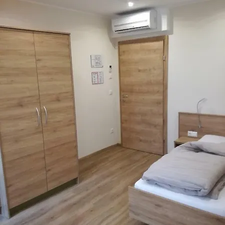 Hotel - Garni Mittelpunkt-europa Gmbh