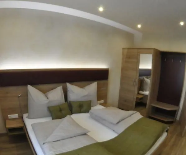 - Garni Mittelpunkt-europa Gmbh Hotel