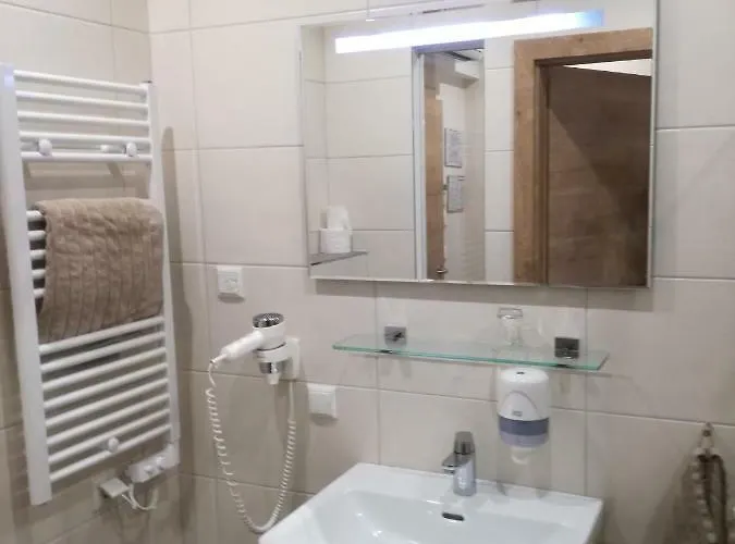 - Garni Mittelpunkt-europa Gmbh Braunau am Inn