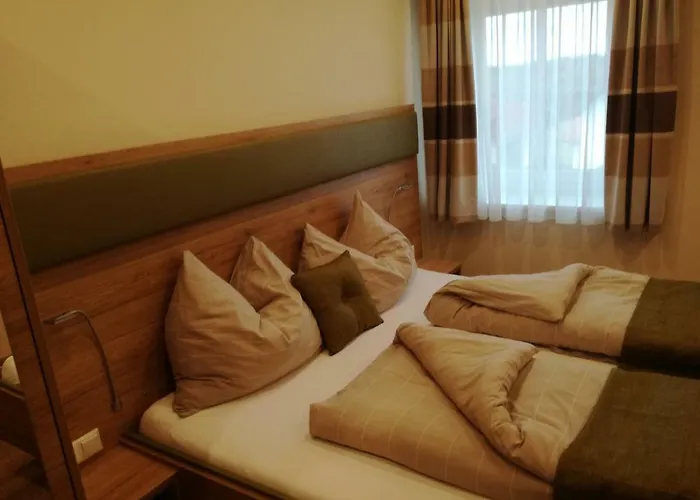 - Garni Mittelpunkt-europa Gmbh Hotel Braunau am Inn